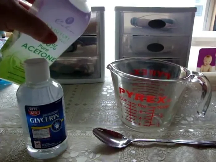 Measure out the desired amount of 100% acetone. The example uses 2 ounces.