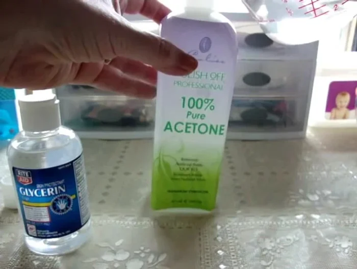 Pour the mixture into a sturdy container (the original acetone bottle is used in the video).