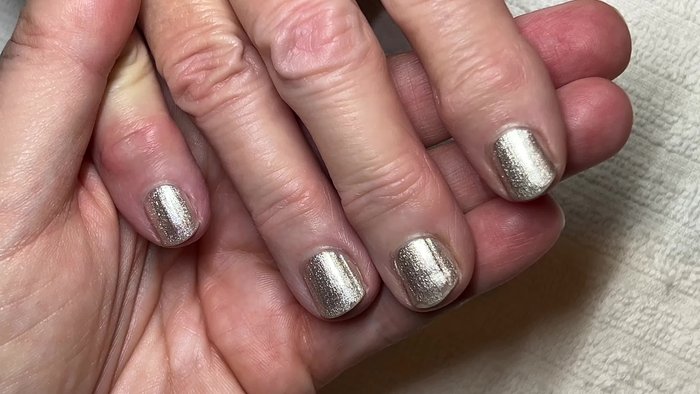 Apply Manicure
