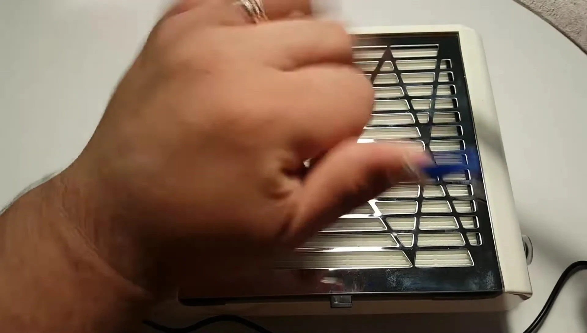 Nail dust collector performance test.