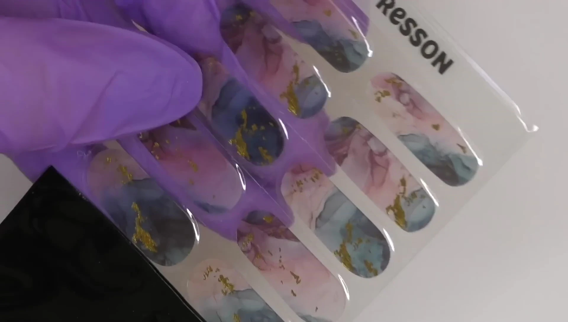 Press-on nail strips packaging