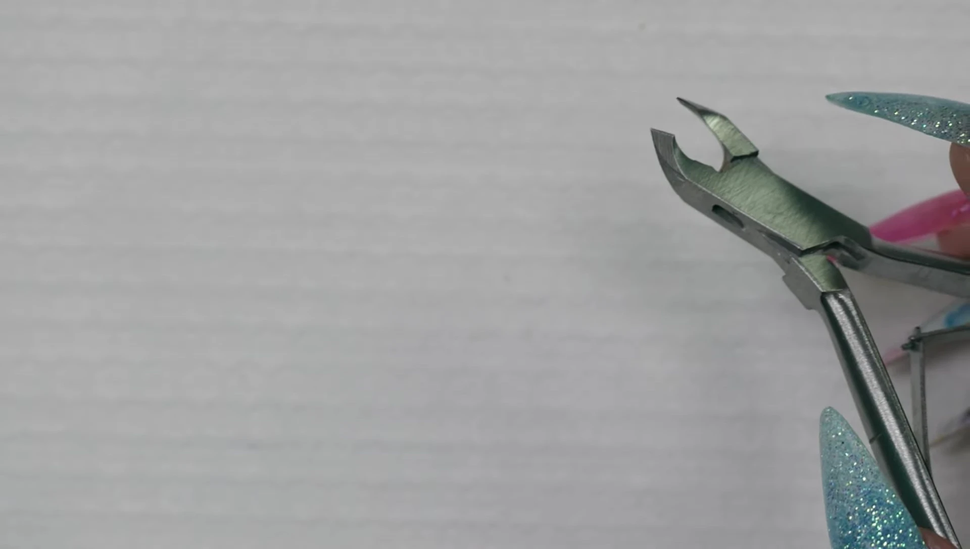 Cuticle nippers: essential manicure tool