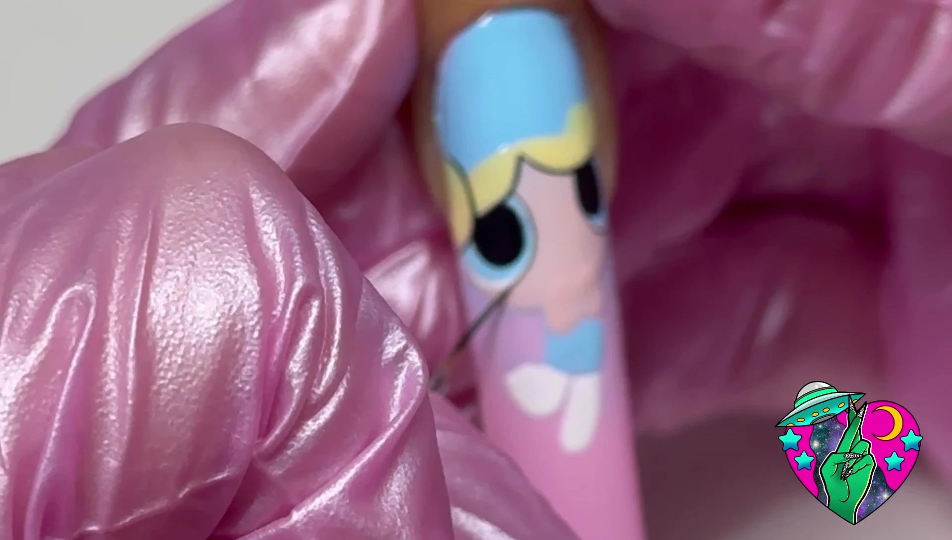 The 9-millimeter brush again used for fine details.