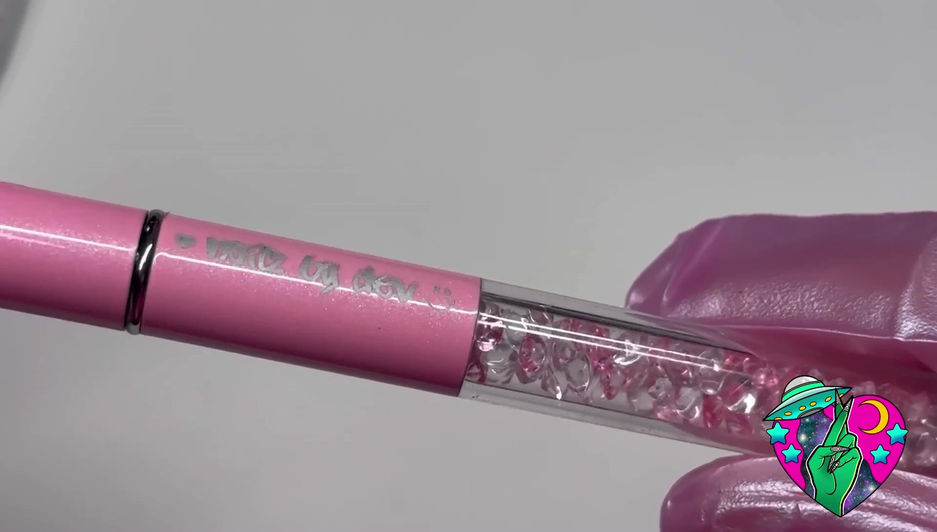 Close-up of the Diamond Detailer brush.