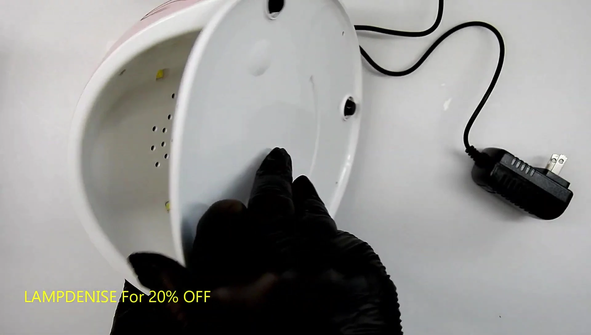 Showing the detachable base and rubber grippers.
