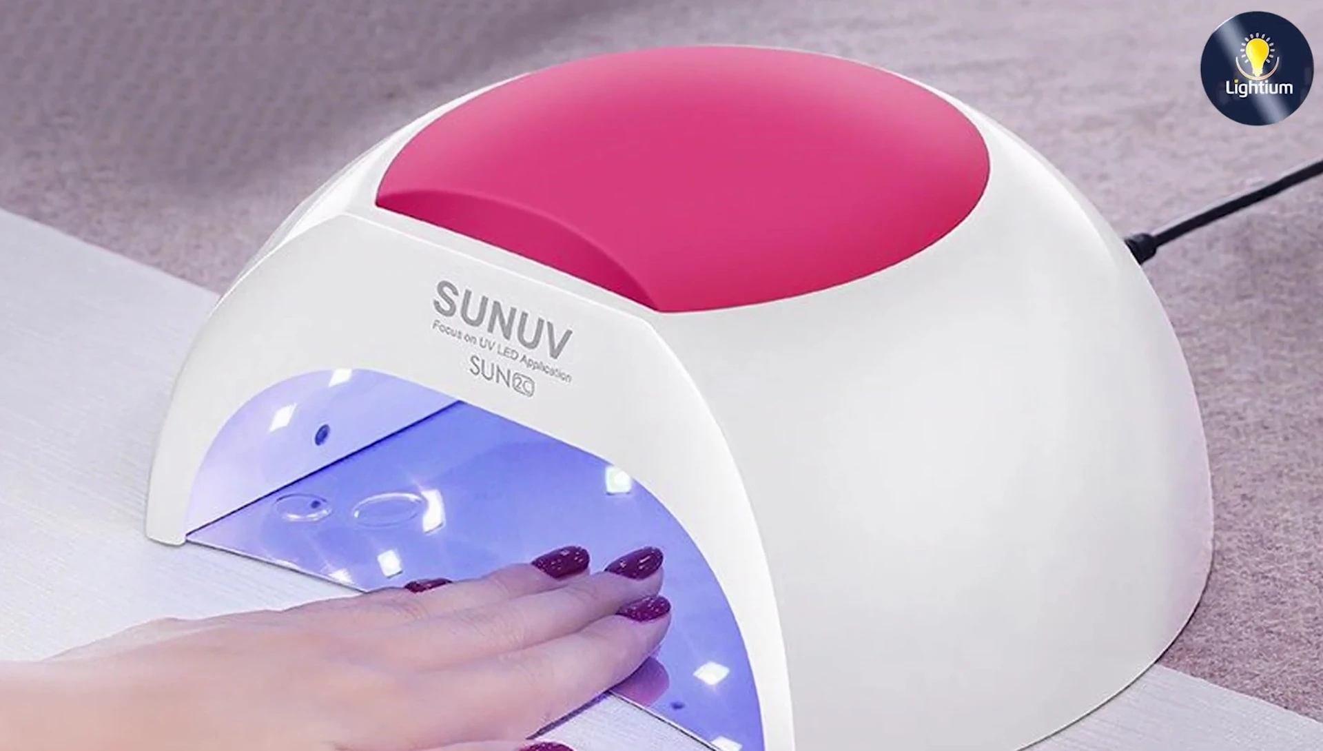 Sun UV Sun2C 48W UV LED Nail Lamp - highlighting the interior space