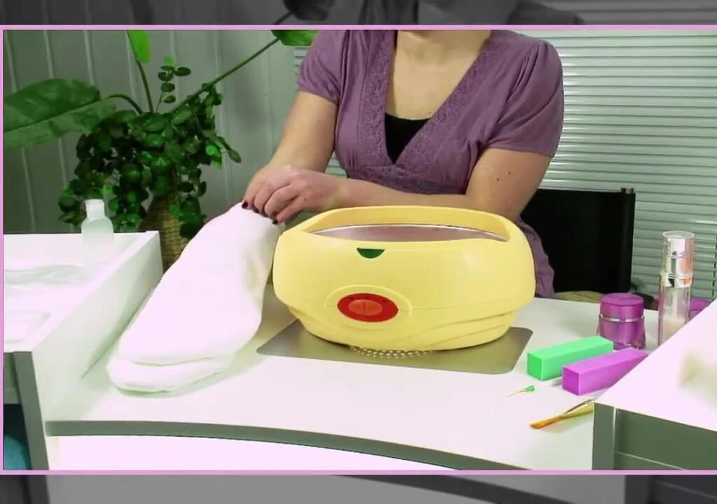 Image highlighting the pore-opening effect of the paraffin wax treatment.