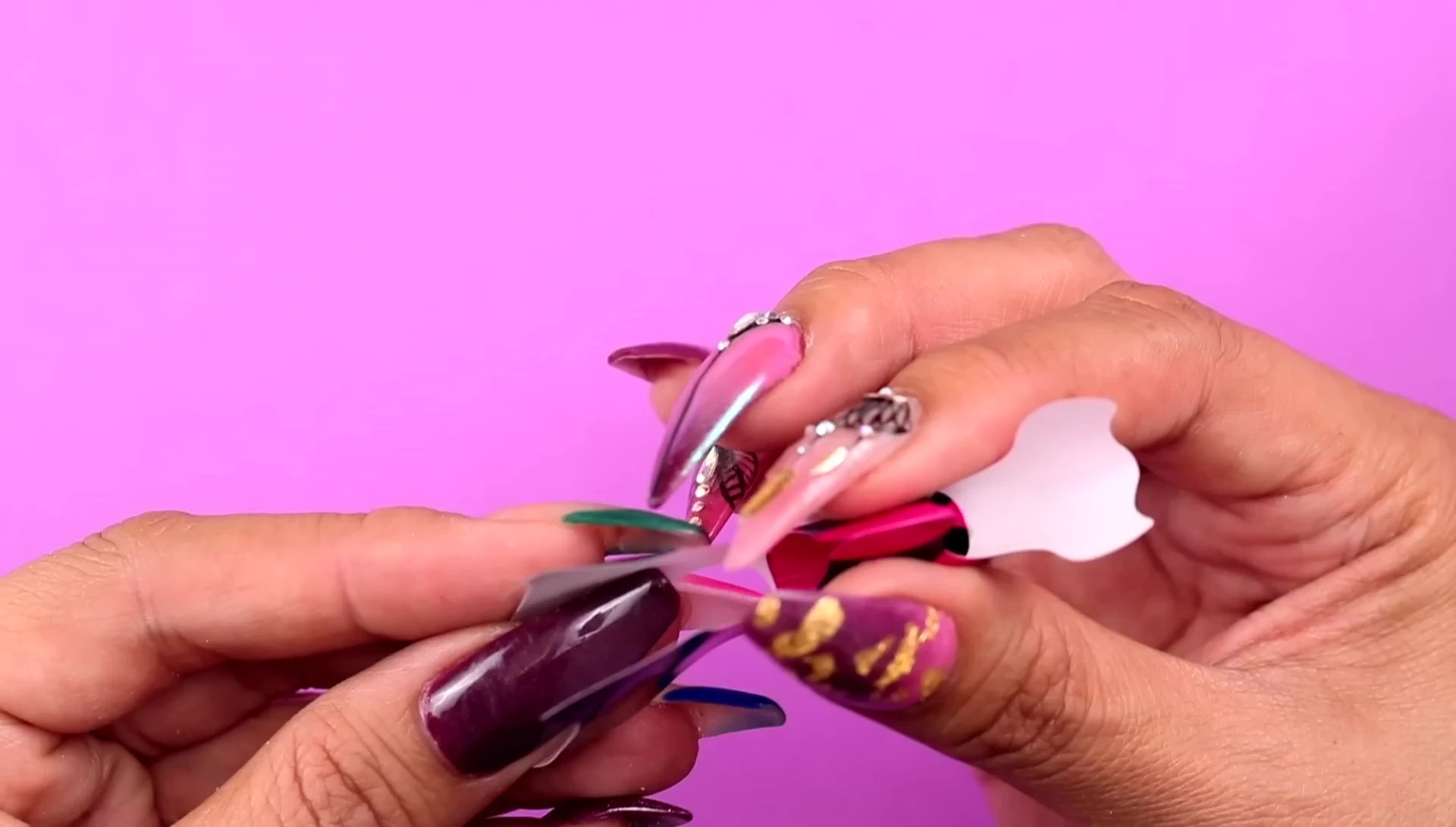 Creating a coffin shape using a nail form