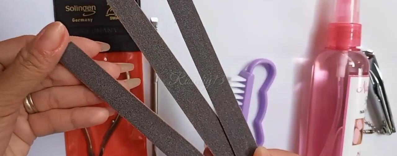 Close-up of the double-sided nail file