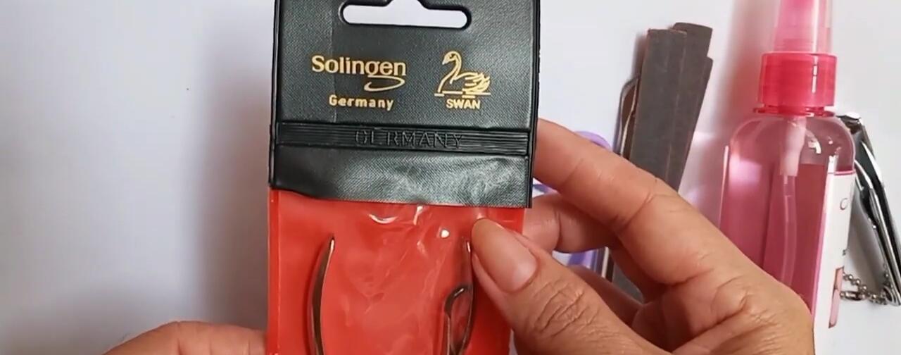Close-up of the Solingen cuticle nipper