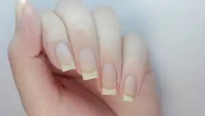 100% Natural Nail Polish Remover Review: Is it Worth the Hype?