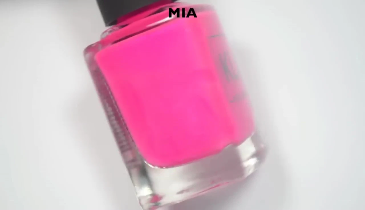 One coat of Mia, sheer but even