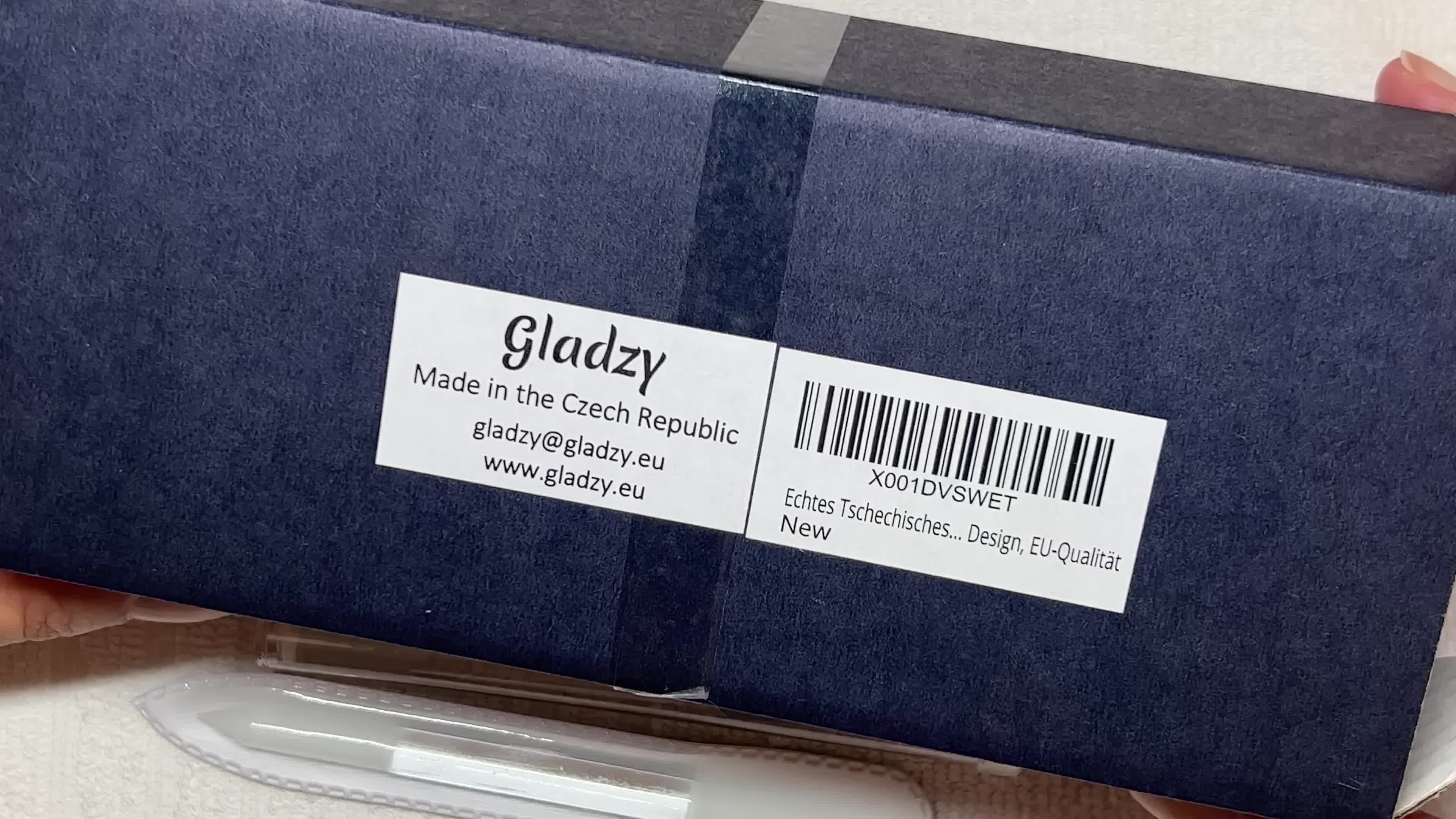 Close-up of the Gladzy glass manicure sticks.