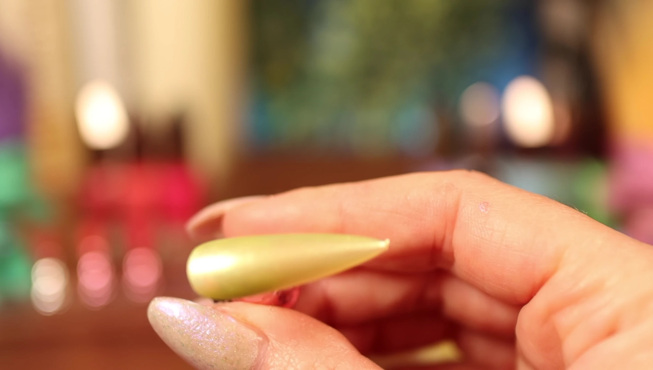 Mariah's Melody swatch on a smooth surface, highlighting the color shift more clearly.