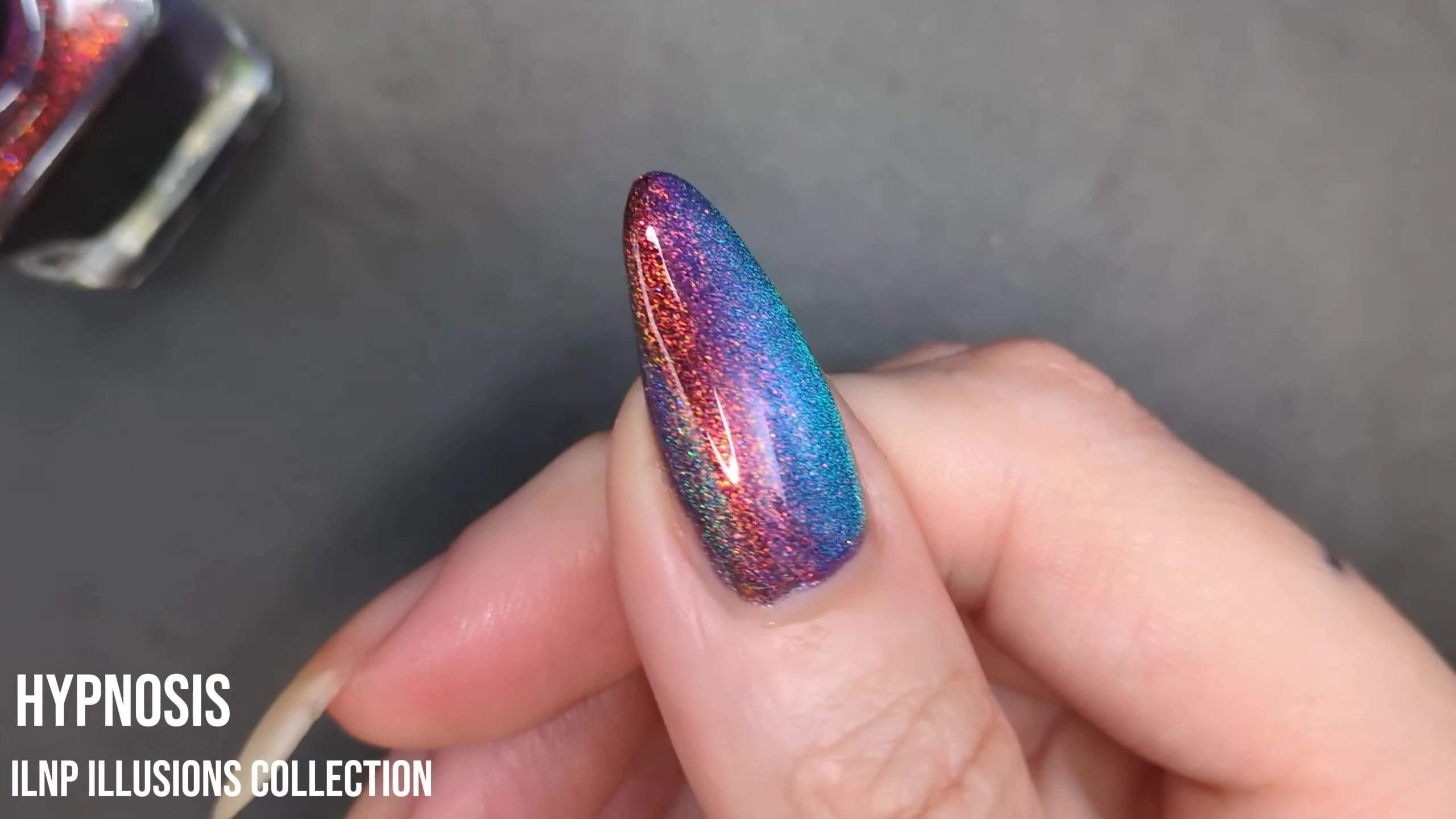 Hypnosis nail polish velvet effect.