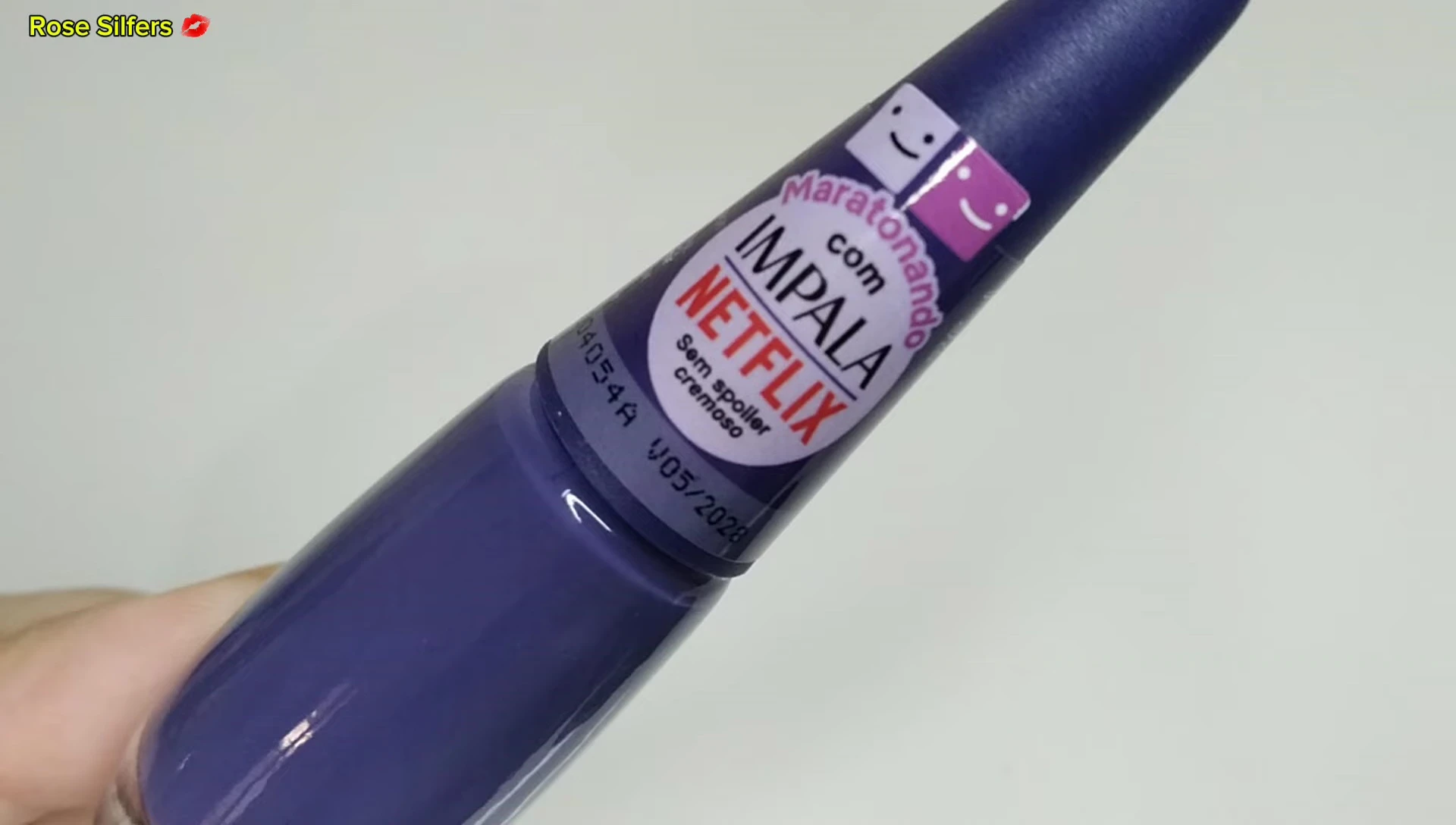 Spoiler-Free nail polish bottle