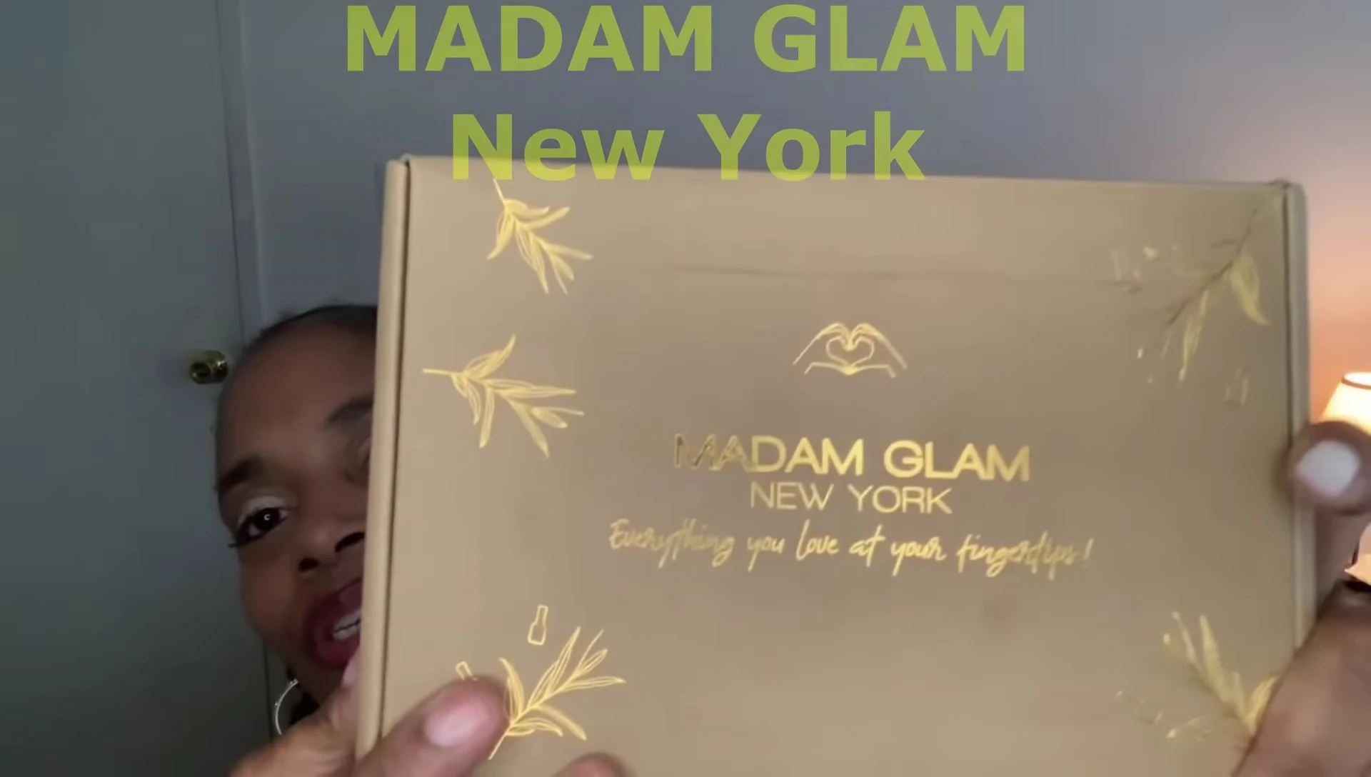 Madam Glam New York package exterior